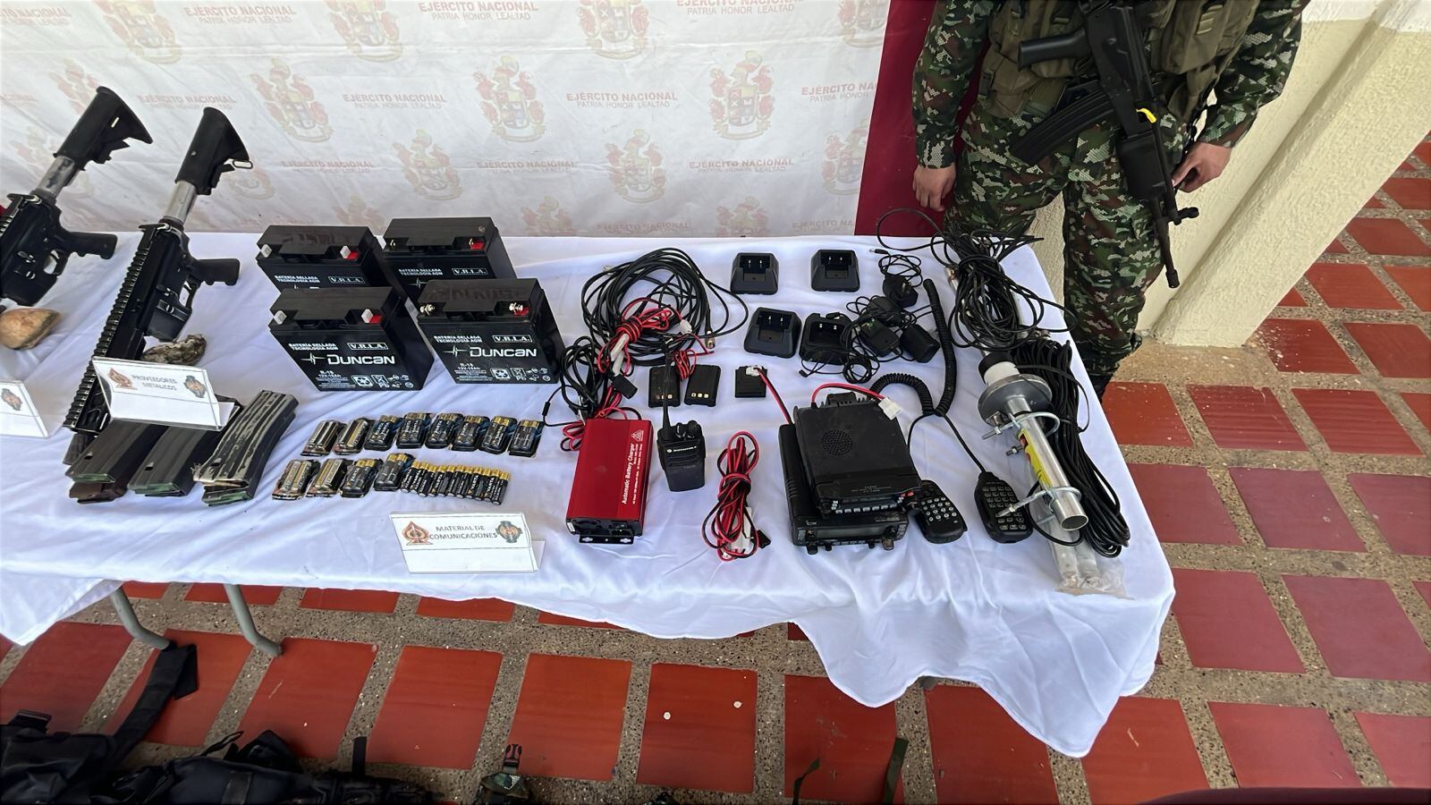 Material decomisado por el Ejército.