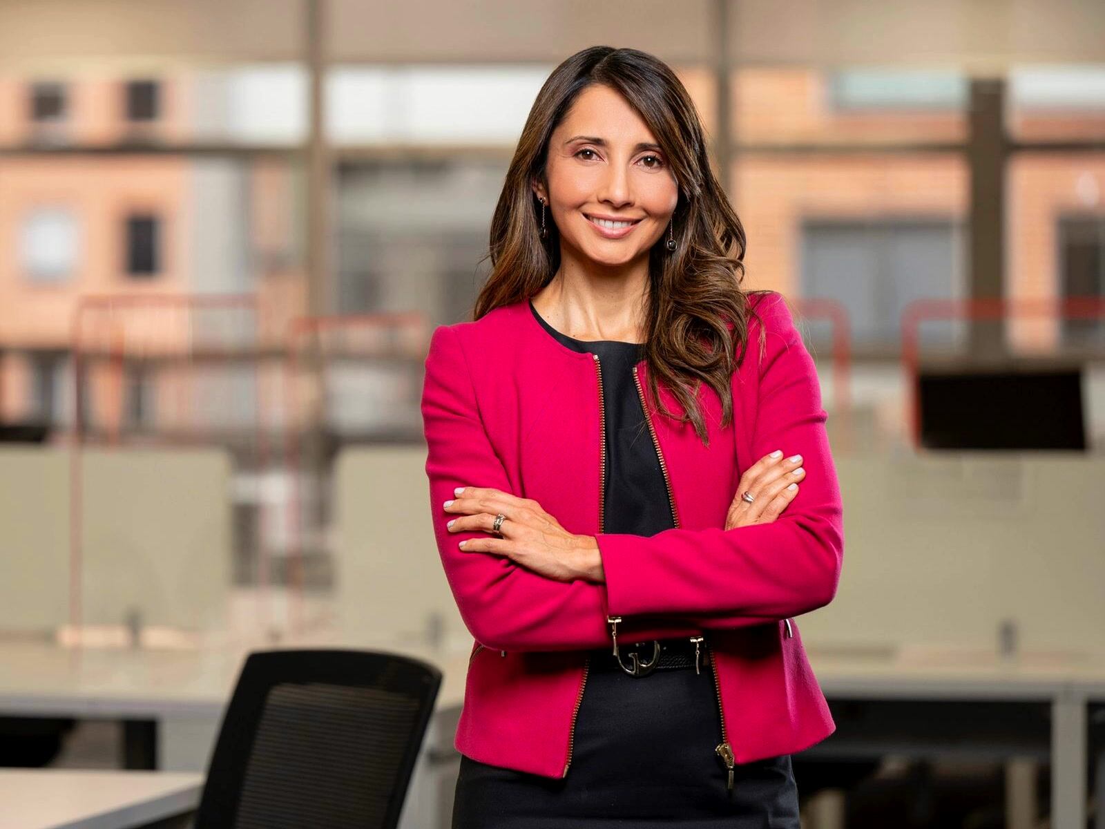 Economista y máster en marketing, con 25 años liderando equipos en más de 30 países, trabaja con líderes C-Level en procesos de posicionamiento y visibilidad estratégica. Abordará la marca ejecutiva como una herramienta para construir autoridad e influencia, sin perder autenticidad ni equilibrio personal y profesional.