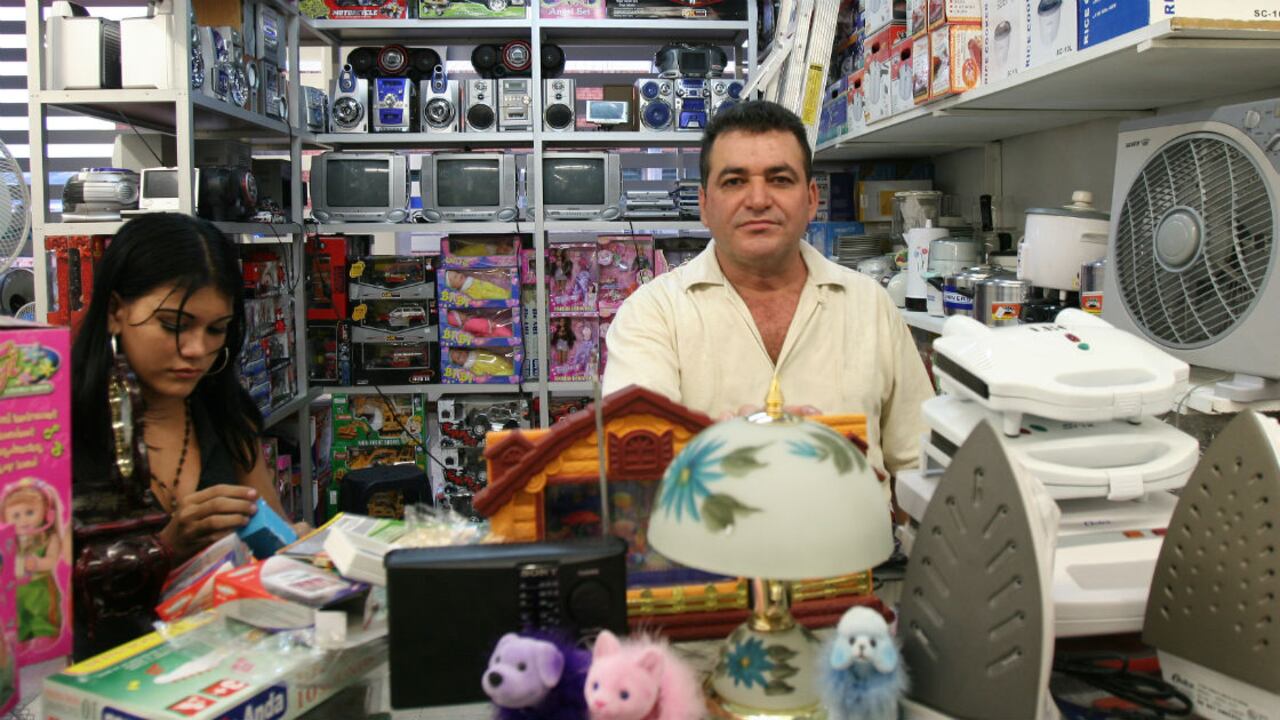 El Gobierno quiere regular el contrabando y eliminar la venta ilegal de mercancias en los sanandresitos.