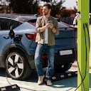 Los fabricantes buscan aclarar dudas frecuentes sobre la autonomía, las baterías y los costos de los vehículos eléctricos.
