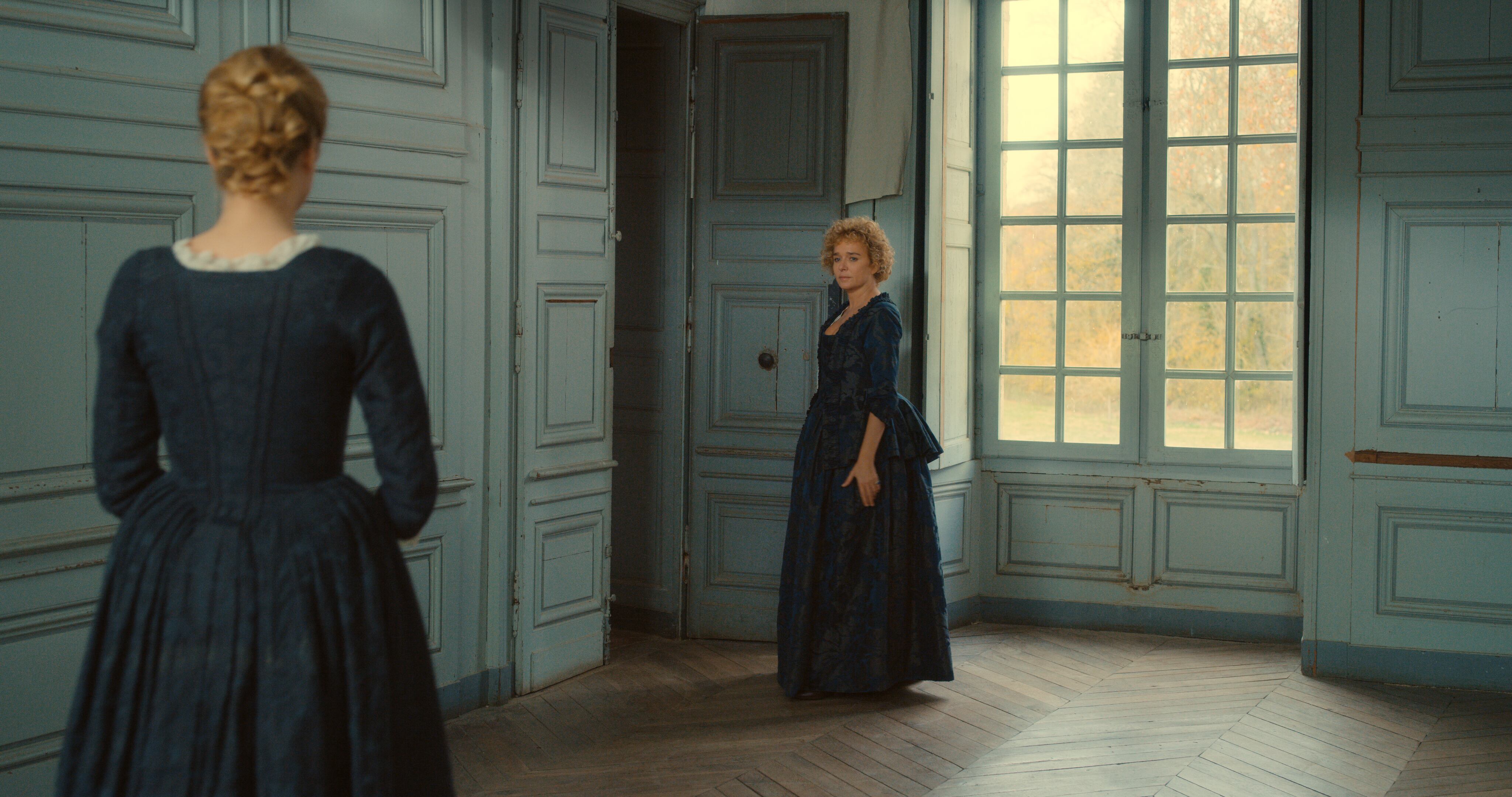 'Retrato de una mujer en llamas', dirigida por Céline Sciamma (Tomboy, Bande des filles) y protagonizada por Noémie Merlant y Adèle Haenel (Les combattants; La fille inconnue). La película ganó el Premio a Mejor Guion en Cannes 2019.