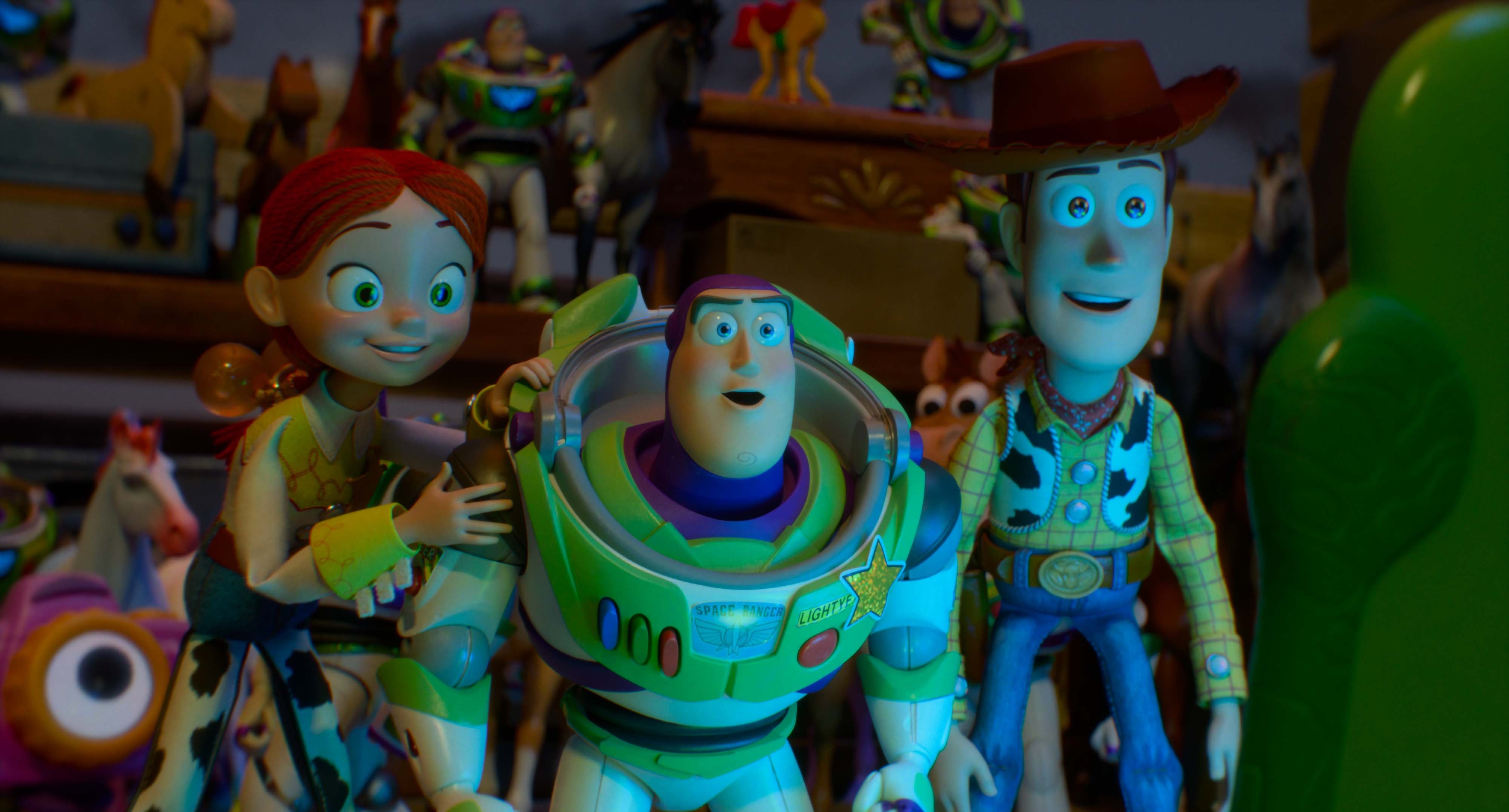 Jessie, Buzz Lightyear, y Woody en 'TOY STORY 5'. Foto: Pixar. © 2026