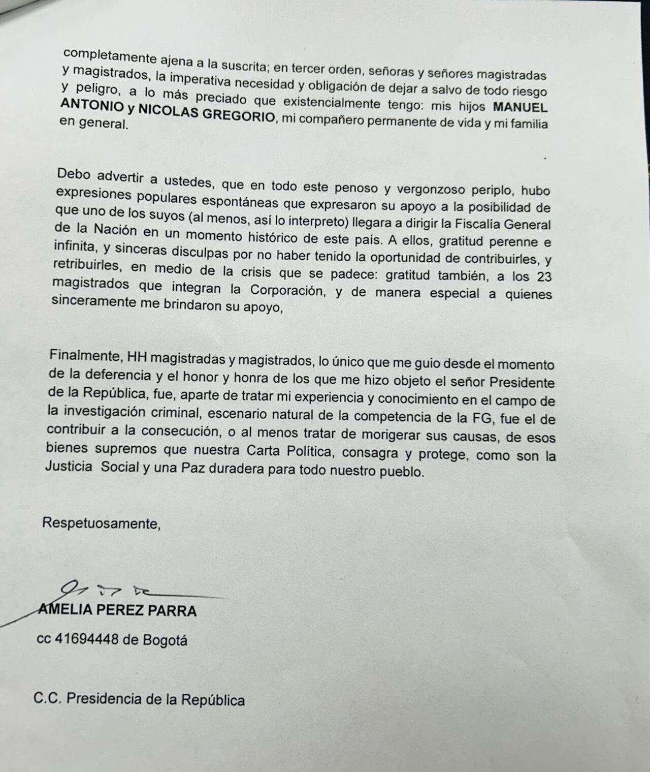 Amelia Pérez carta renuncia