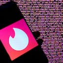 INDIA - 2022/08/22: In this photo illustration a Tinder logo seen displayed on an android smartphone. (Photo Illustration by Avishek Das/SOPA Images/LightRocket via Getty Images)