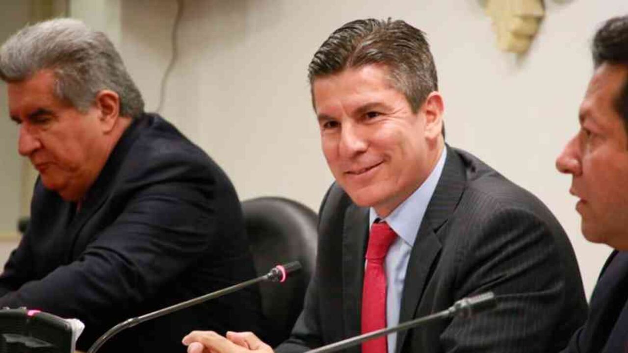 Ferro fue apartado de la investigación de la campaña releccionista de Santos con 12 votos en contra.