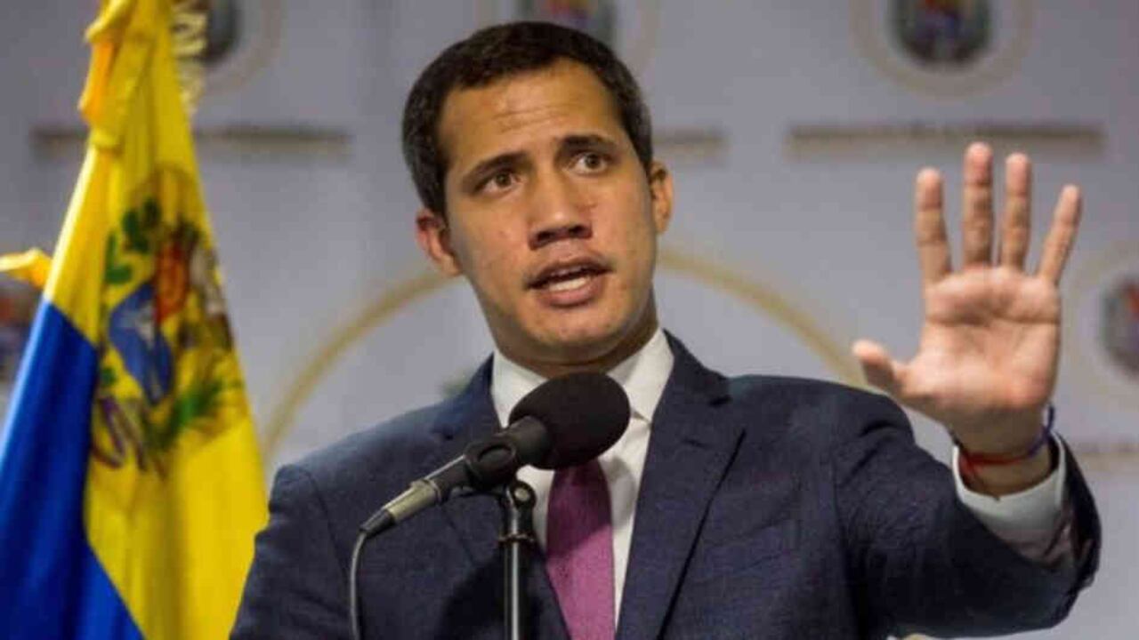 Juan Guaidó insiste en que él y la Asamblea Nacional tienen la legitimidad para negociar con el oficialismo. EPA/BBC.