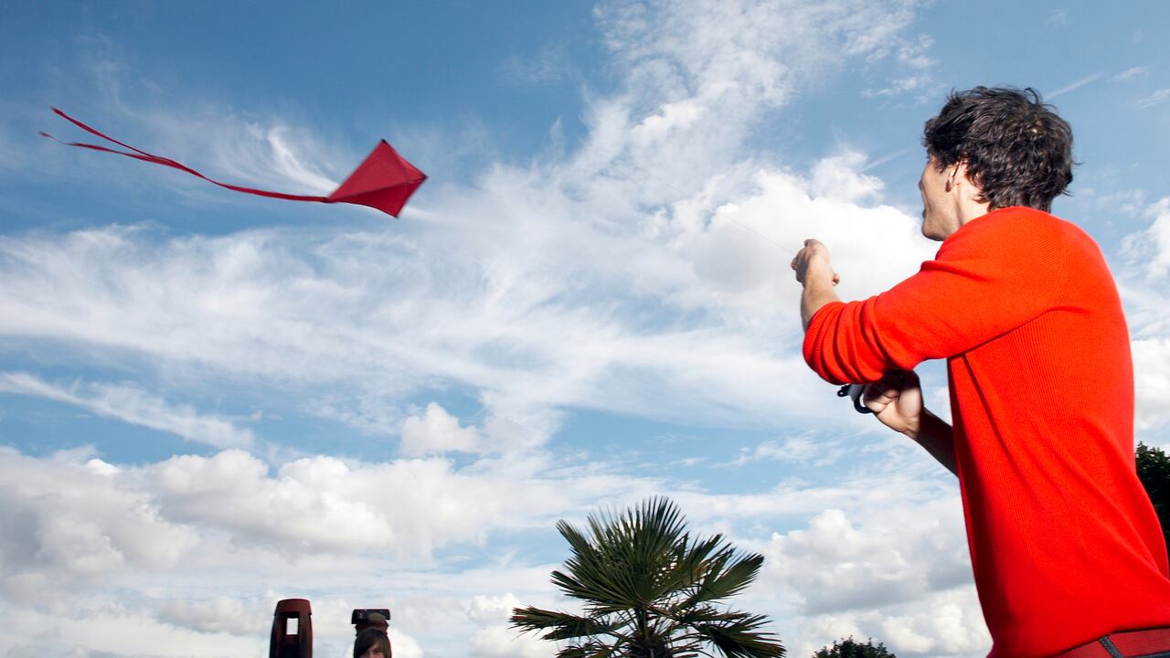 Recomendaciones para volar cometa de manera segura en agosto.