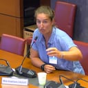 Angélique Cauchy relatando los momentos cuando fue abusada por su entrenador a la Asamblea Nacional.