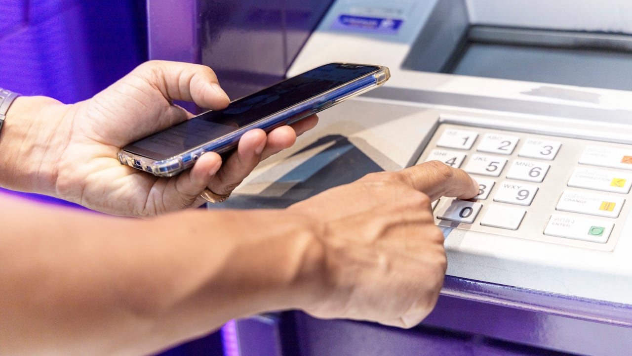 Ciberdelincuentes aprovechan el NFC para engañar y quedarse con el dinero.