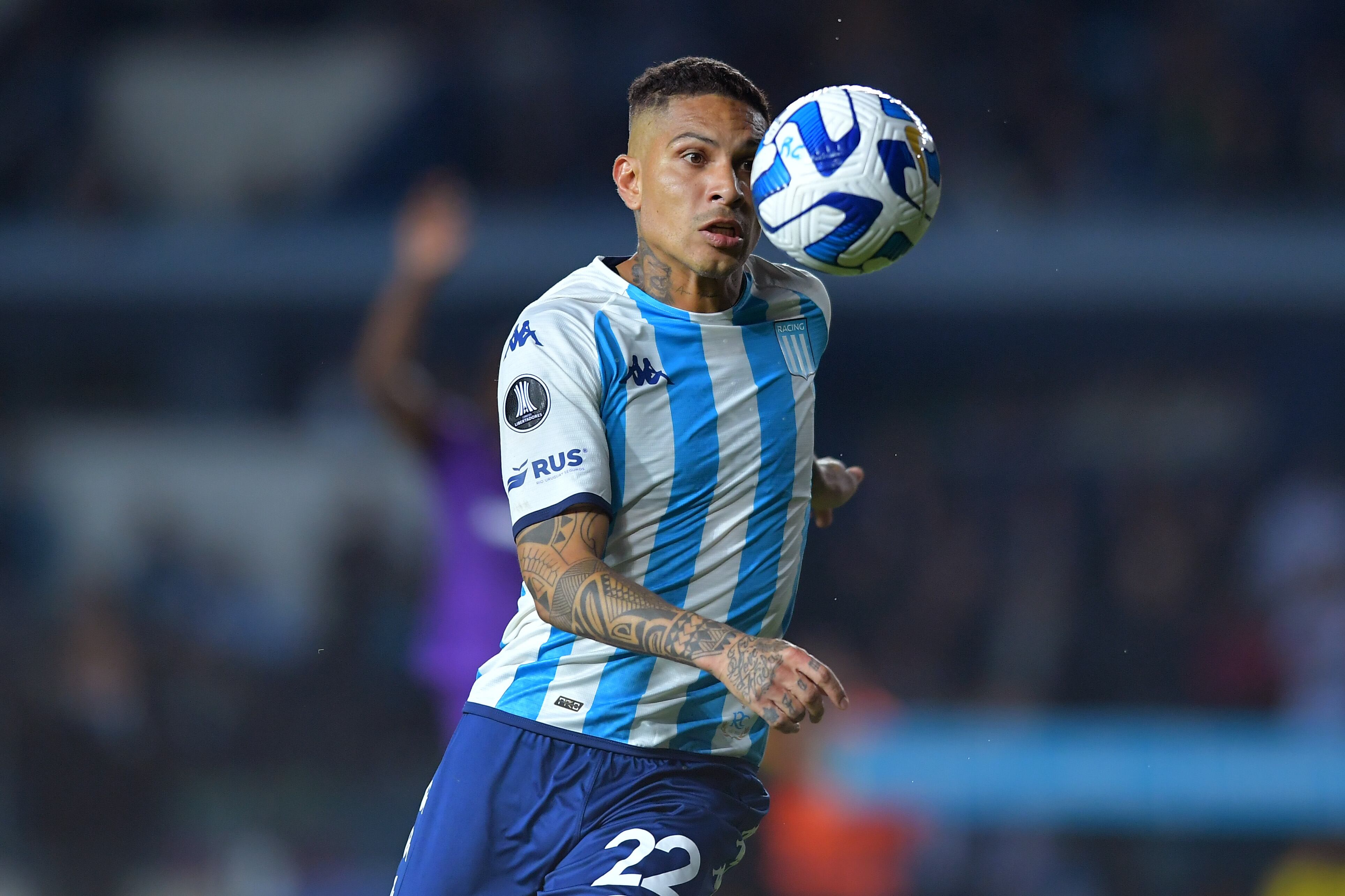 Paolo Guerrero solo estuvo seis meses en Racing.