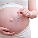 Las mujeres embarazadas tienen que encomendarse a Dios.