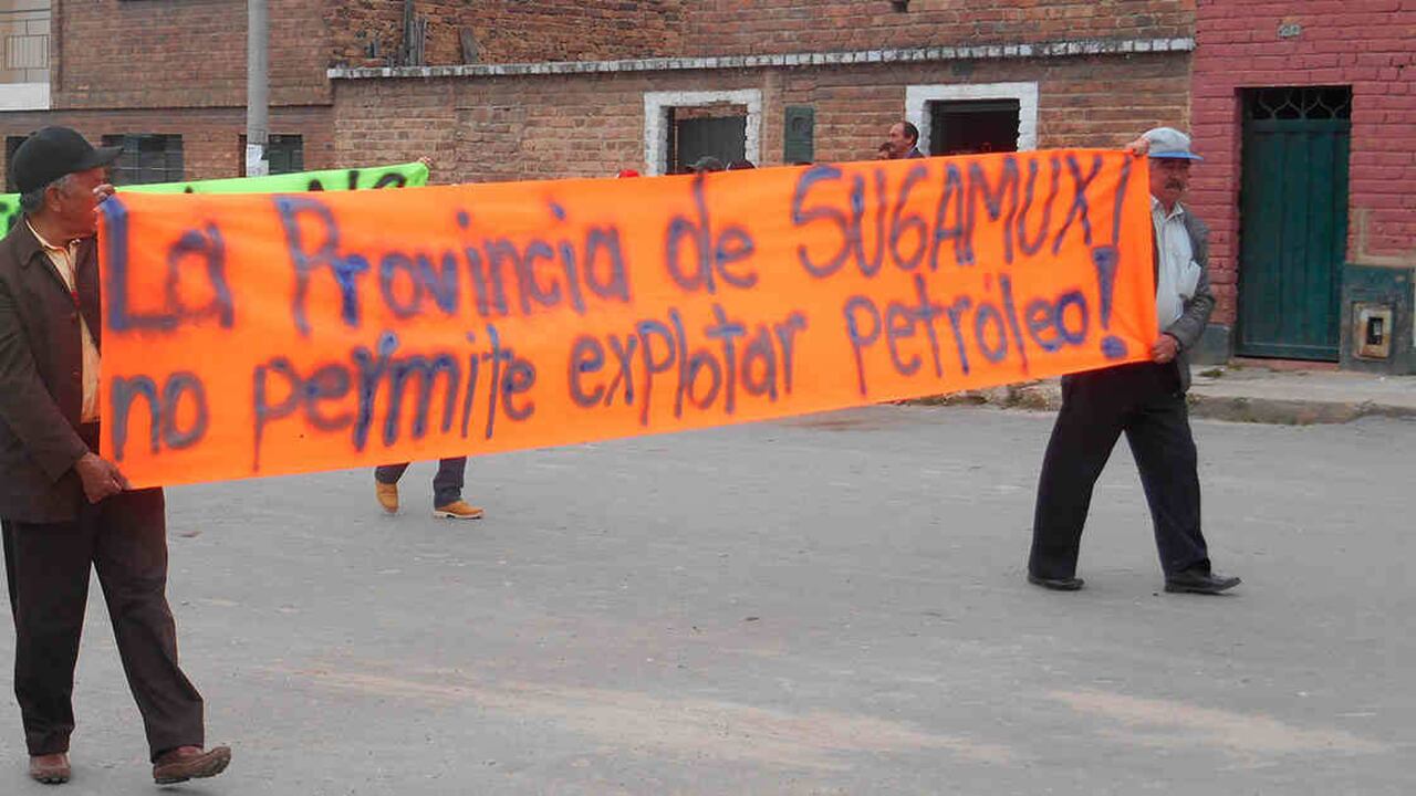 La Corte señaló que por la vía de una consulta popular no se puede impedir la explotación minera o petrolera en una ciudad o municipio.
