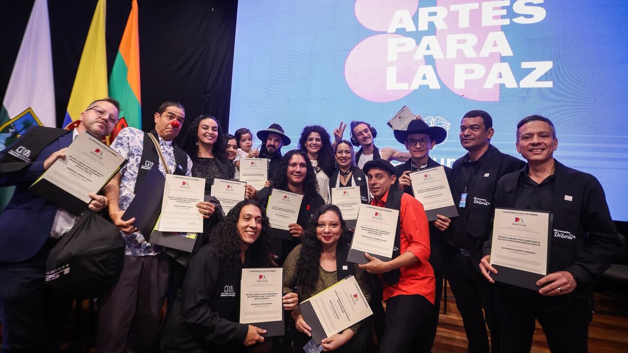 Con la entrega de estos títulos técnicos, el país suma una ruta concreta para formalizar el oficio artístico en un sector históricamente atravesado por la informalidad.