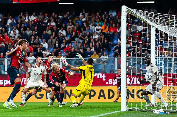 La Roma de José Mourinho cayó en la goleada de Génova