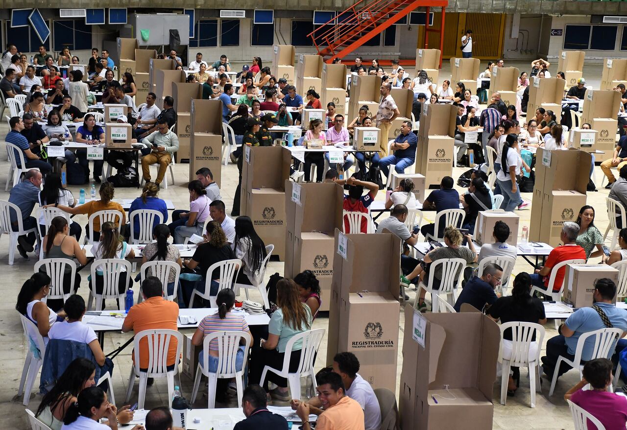 Cali: Escrutinios, con poca asistencia de votantes, pero ganando el sí se realizó este domingo 24 de agosto, la consulta popular para decidir la creación del Área Metropolitana del Sur occidente (AMSO). Foto José L Guzmán. El País