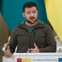 El presidente de Ucrania, Volodímir Zelenski, habla durante una conferencia de prensa conjunta con el presidente de Guinea-Bissau, Umaro Sissoco Embalo, en Kyiv, Ucrania, el miércoles 26 de octubre de 2022. (AP Photo/Andrew Kravchenko)