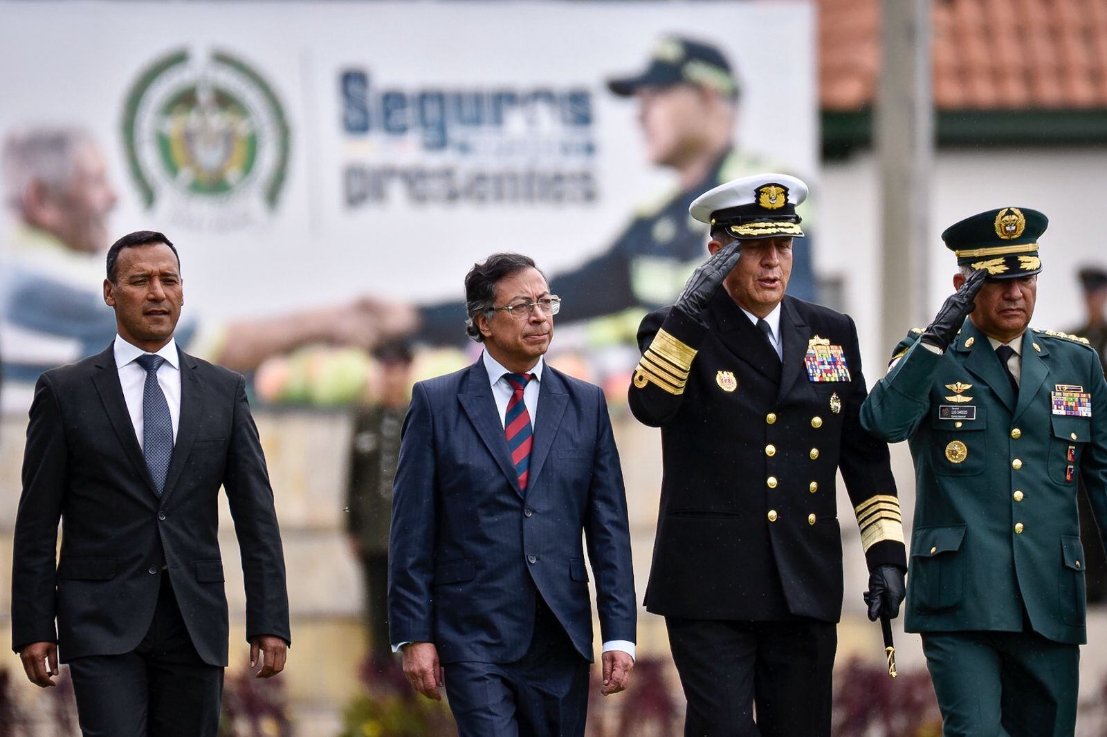 Presidente Gustavo Petro, en la ceremonia de ascenso al grado de brigadier general de los coroneles Sandra Liliana Rodríguez Castro y Andrés Fernando Serna Bustamante, de la Policía Nacional.