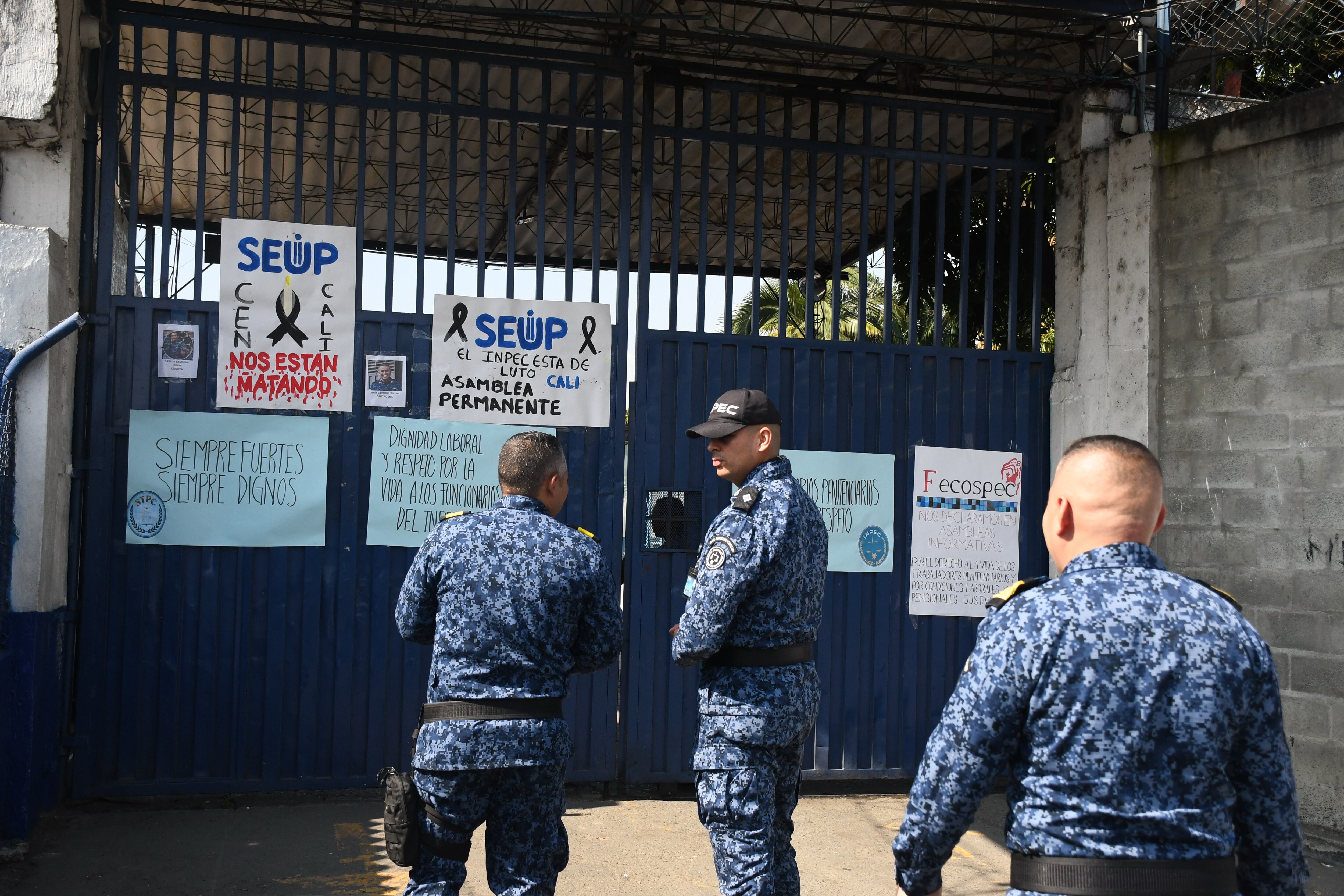 Domingo: Exclusivo, crisis carcelaria, seguridad, guardas Inpec. Foto José L Guzmán El País, feb 14-24