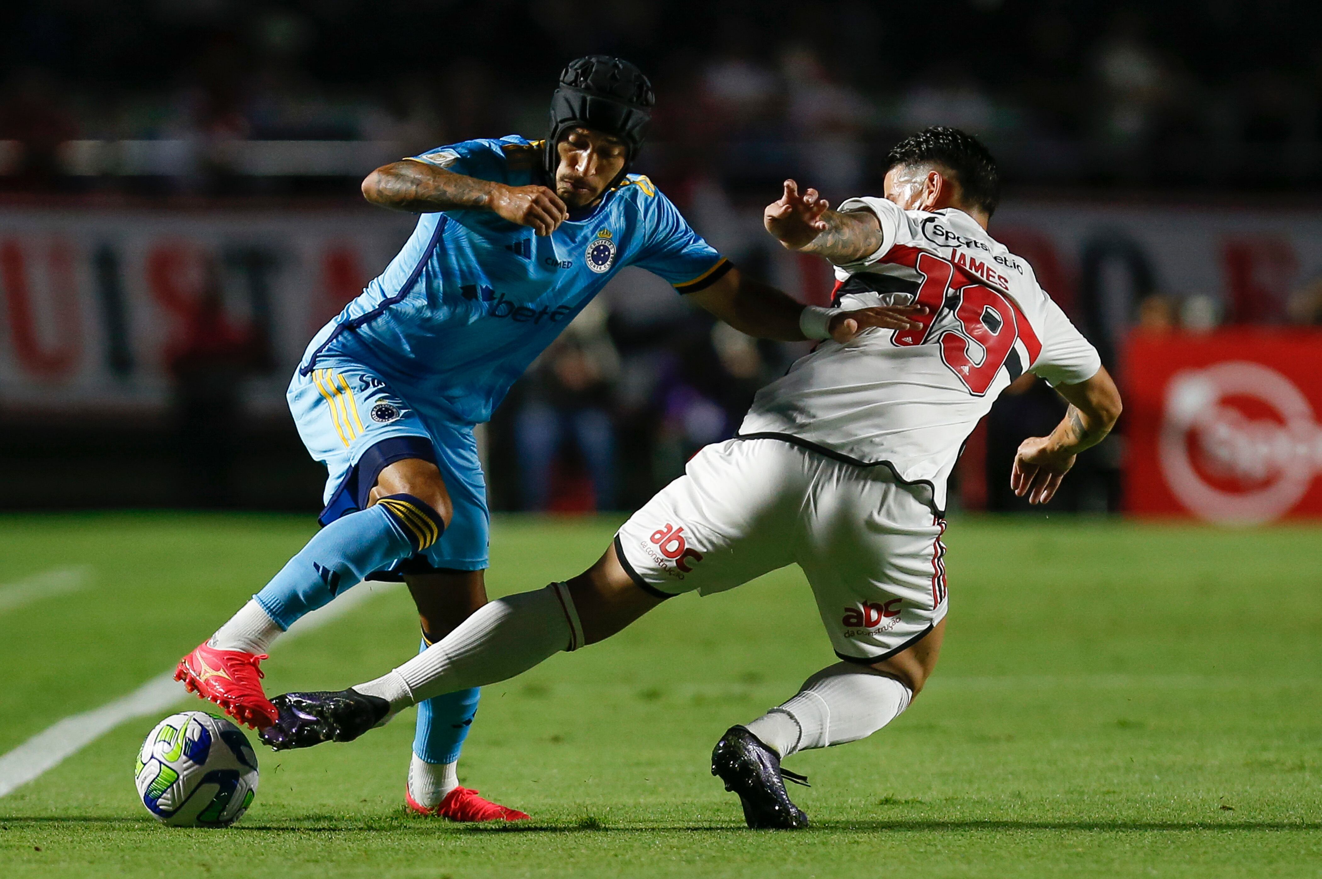 Sao Paulo v Cruzeiro - Brasileirao 2023 - James disputó 56 minutos en este duelo.