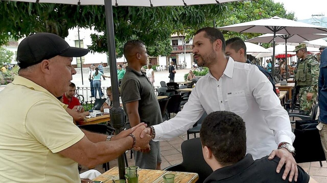 El ministro del Interior, Daniel Palacios, en Santa Fe de Antioquia.