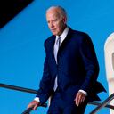 El presidente Joe Biden llega al aeropuerto internacional Felipe Ángeles en Zumpango, México, el domingo 8 de enero de 2023. (AP Photo/Andrew Harnik)