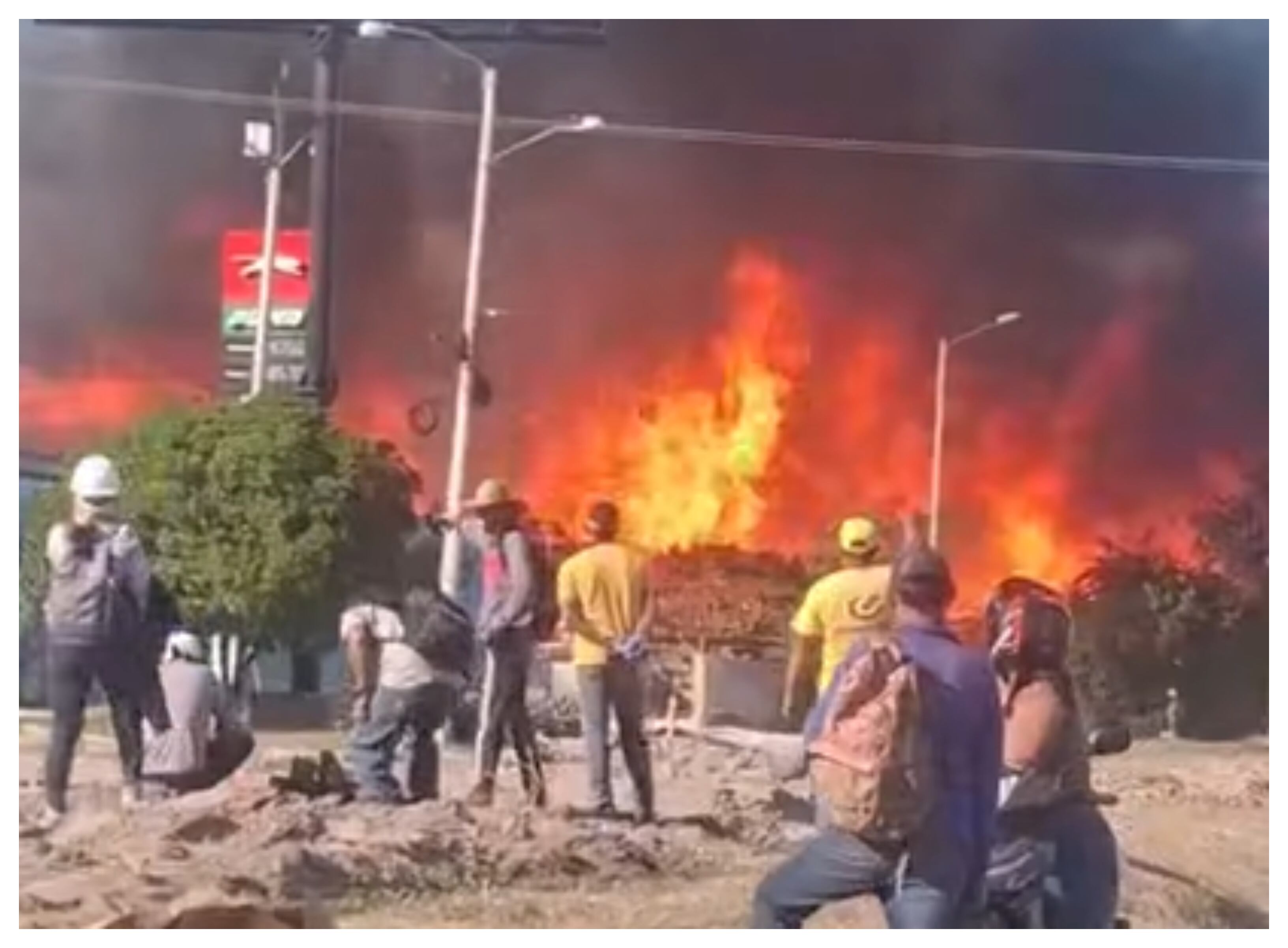 Incendio en la troncal del Caribe, en Santa Marta.