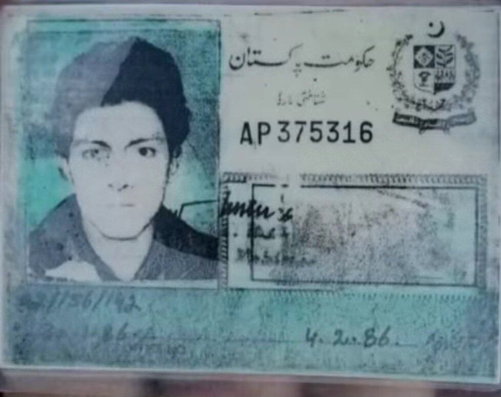 Este es el documento de identidad encontrado intacto junto al cuerpo sin vida del hombre