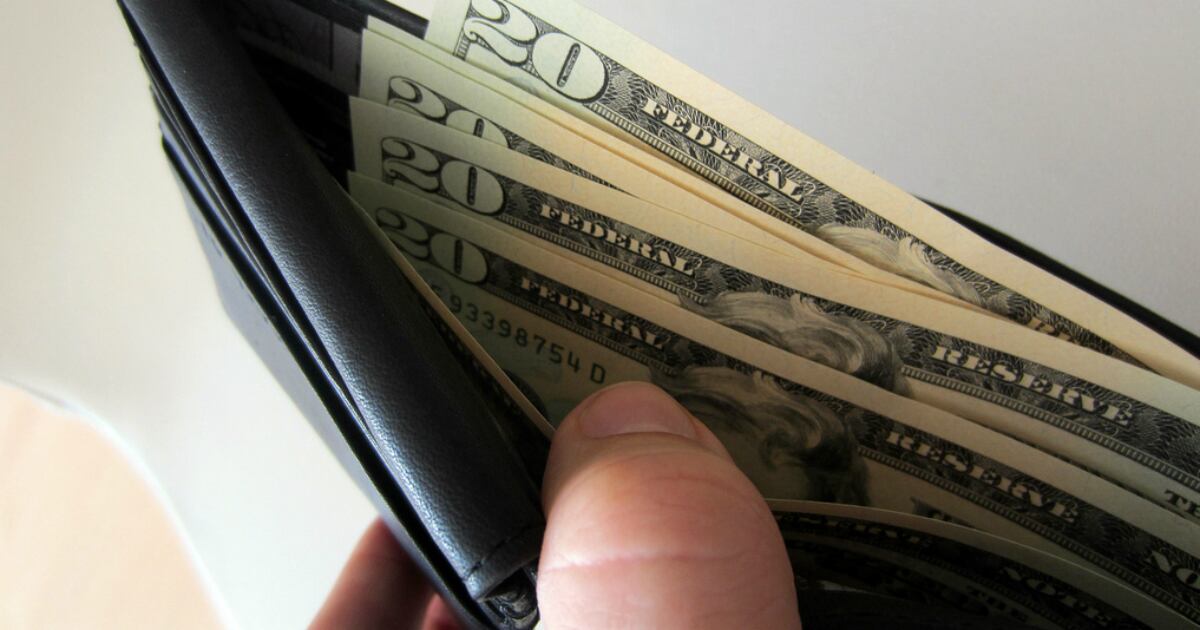 Los clientes de  Wells Fargo tendrán que pagar una nueva tarifa en el mes de noviembre.