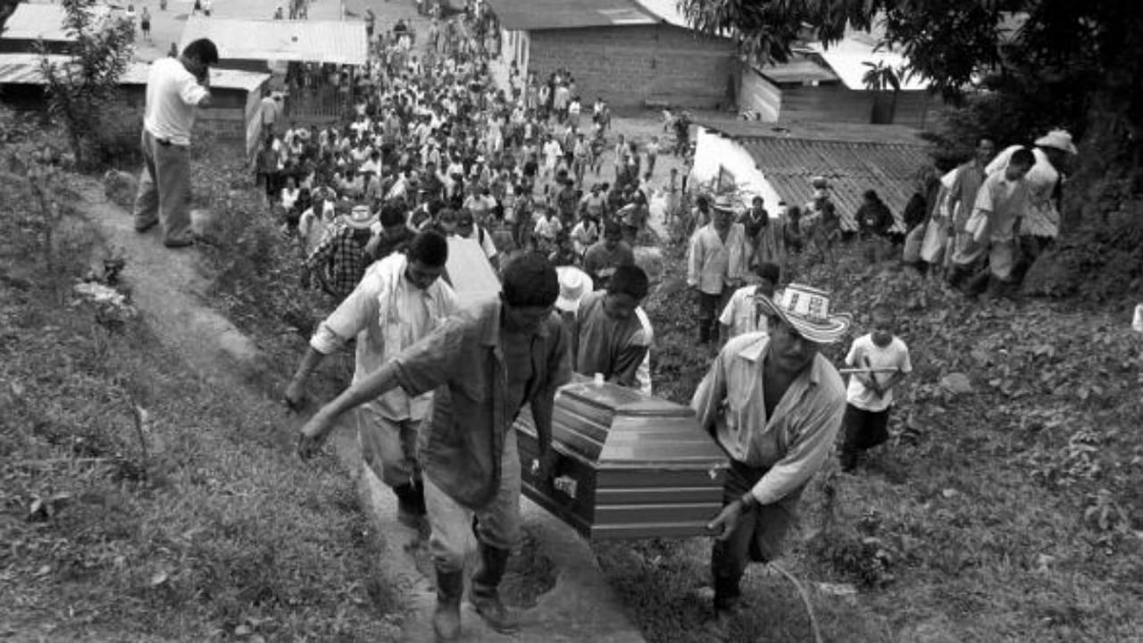 San José de Apartadó después de la masacre del 2005.