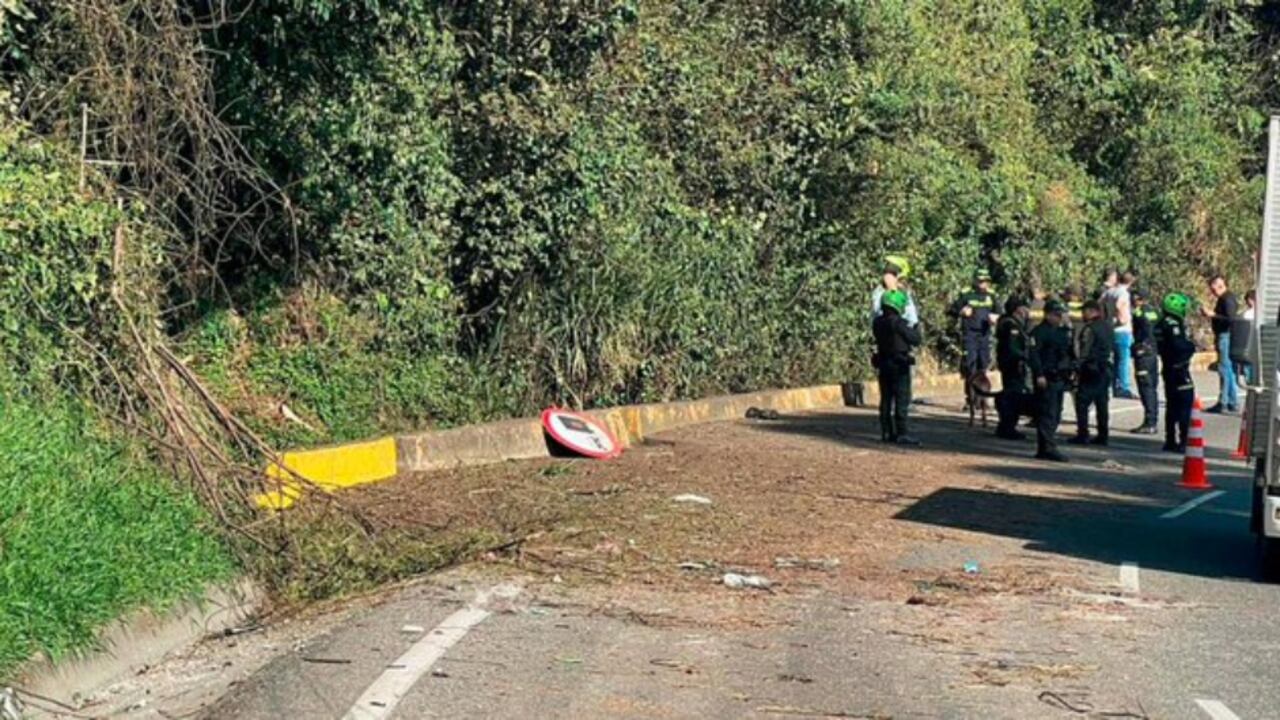 Explosión en la autopista Medellín - Bogotá.
