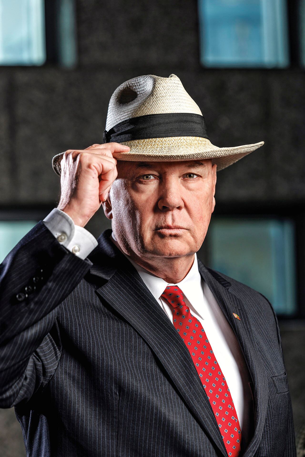 Antes de ser embajador (e), McNamara estuvo en Colombia como militar, trabajando con las Fuerzas Armadas y la Policía Nacional. Su primera misión fue en 1987. Ahora luce orgulloso su sombrero aguadeño.