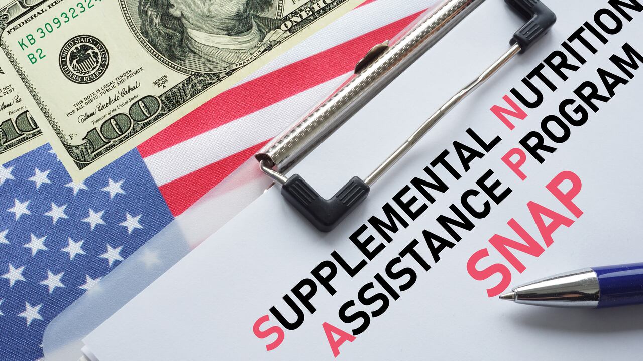 Beneficiarios del programa SNAP en EE. UU. podrían perder sus ayudas debido a los nuevos requisitos laborales y la reducción de exenciones.