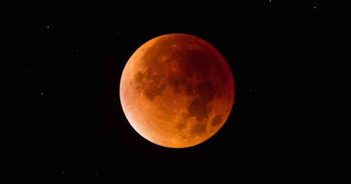 Colombia podrá ver la "Luna de sangre" en el primer eclipse lunar total de 2025, que ocurrirá entre el 13 y 14 de marzo.