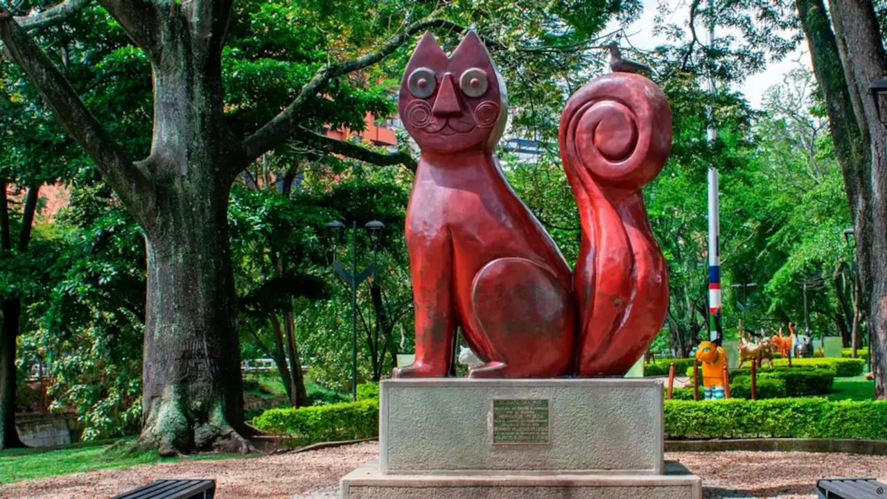El 'Gato del Río', en el parque a orillas del río Cali, en la capital del Valle del Cauca.