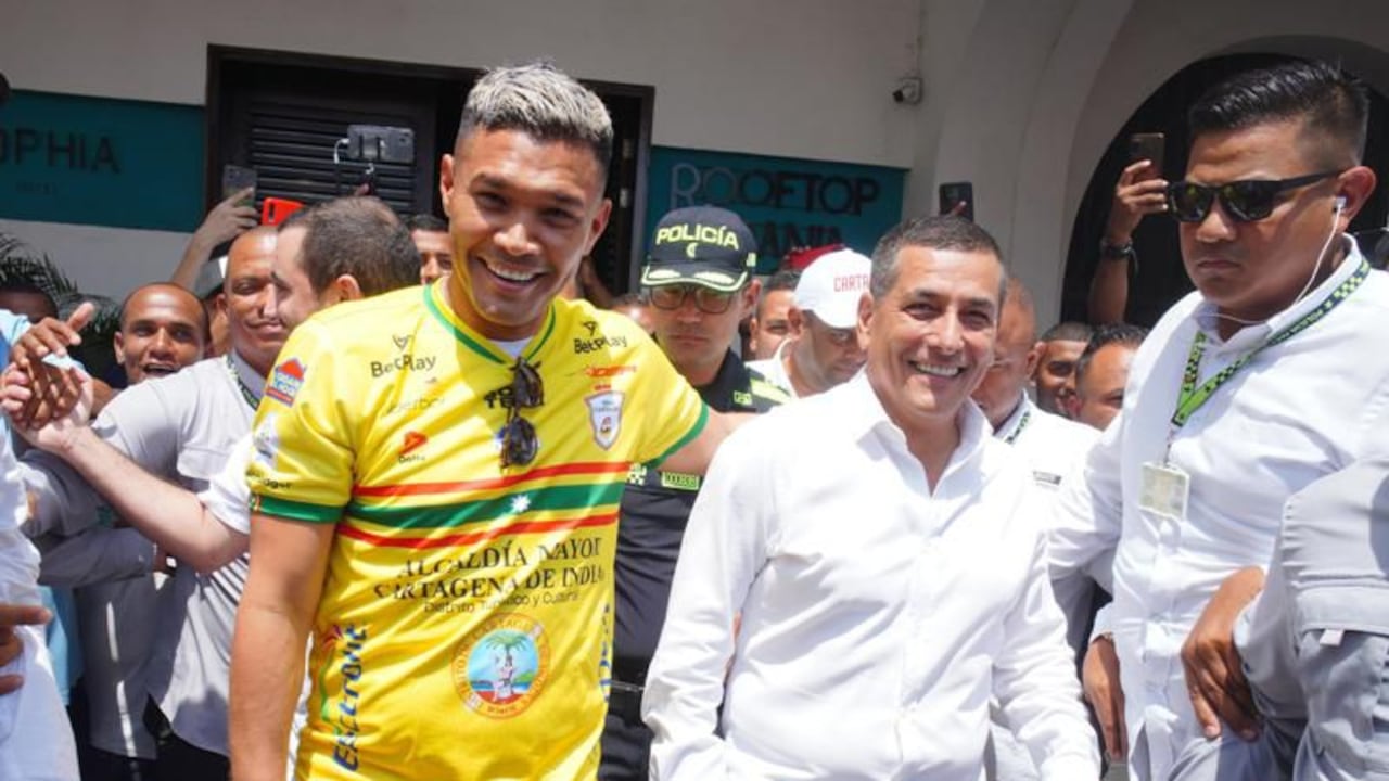 Teo Gutiérrez y Dumek Turbay, alcalde de Cartagena.