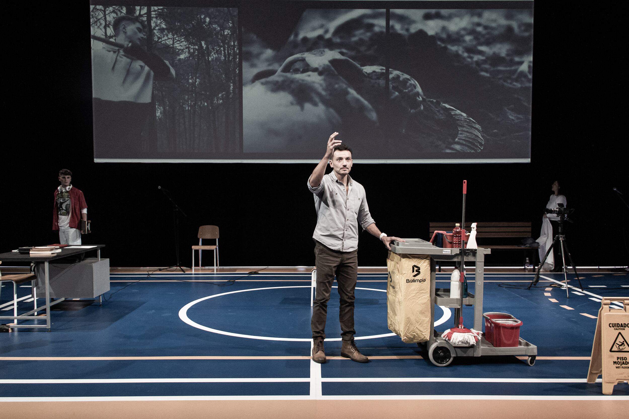 'Tierra' de Sergio Blanco. Fotografía Nairí Aharonián.