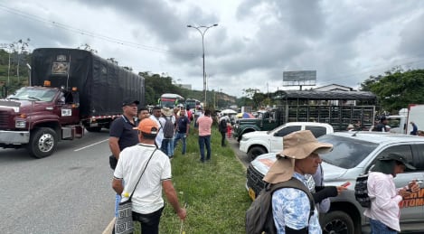 Bloqueos en Bucaramanga afectan el transporte de carga