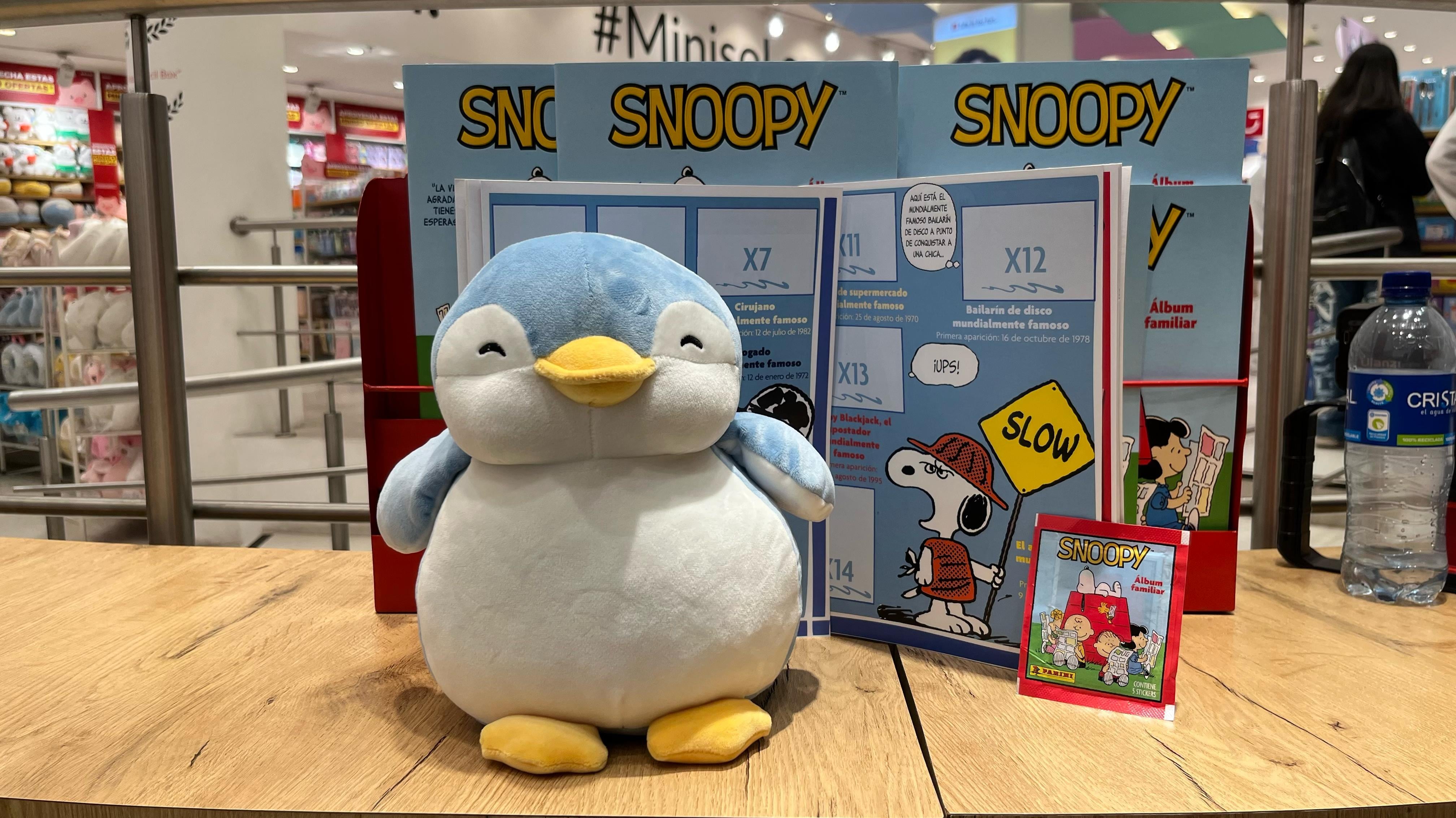 Snoopy es junto a Charlie Brown, el personaje principal de la tira cómica Peanuts, conocida en castellano bajo los títulos Carlitos, Charlie Brown y Snoopy o Rabanitos.