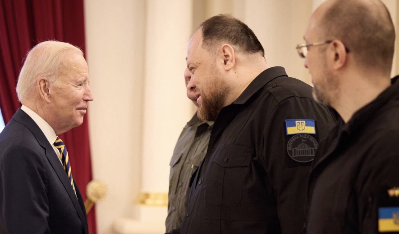 El presidente de Estados Unidos, Joe Biden, saludó a altos funcionarios del gobierno ucraniano