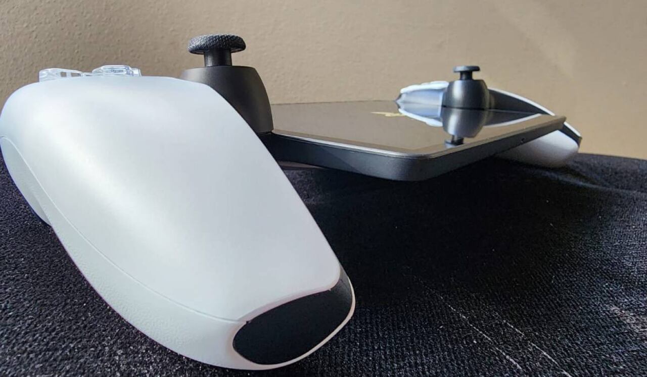 La PlayStation Portal cuenta con unos controles con funciones similares al dualsense