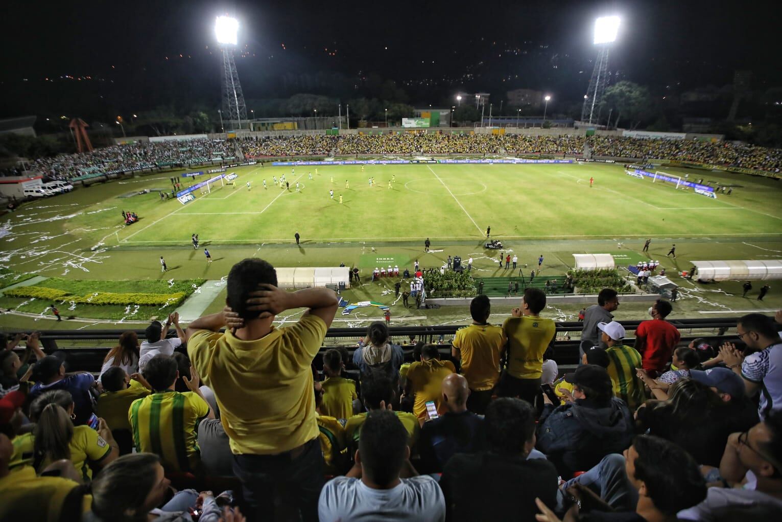 Bucaramanga, estadio Alfonso López. Tribuna occidental, primer piso.