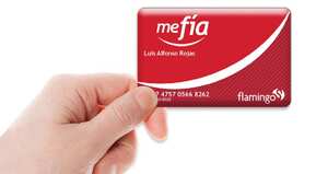 La tarjeta de crédito Flamingo tiene una cuota de manejo de $13.500 y una tasa de interés de 2,40% mensual.