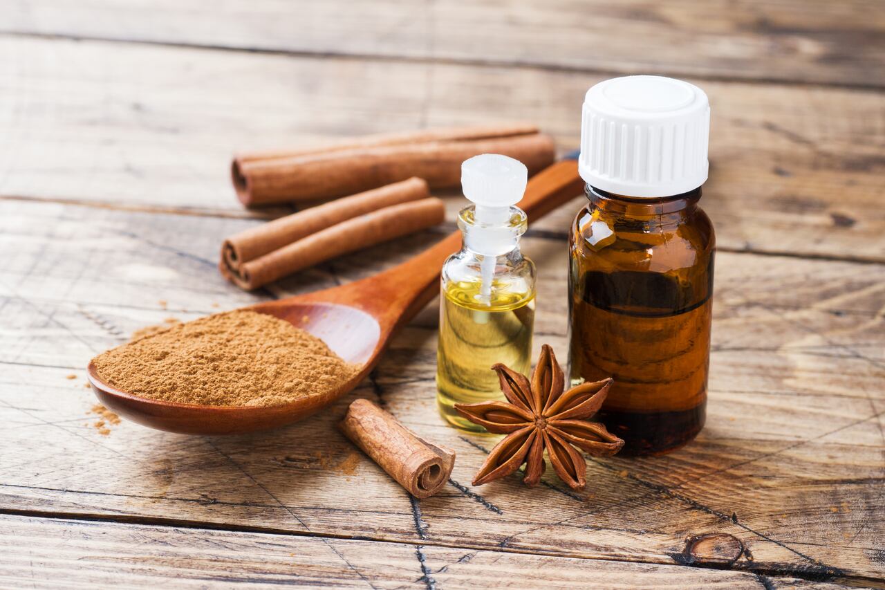 ¿Busca alternativas naturales para disimular las canas? Conozca cómo la canela puede ser su aliada.