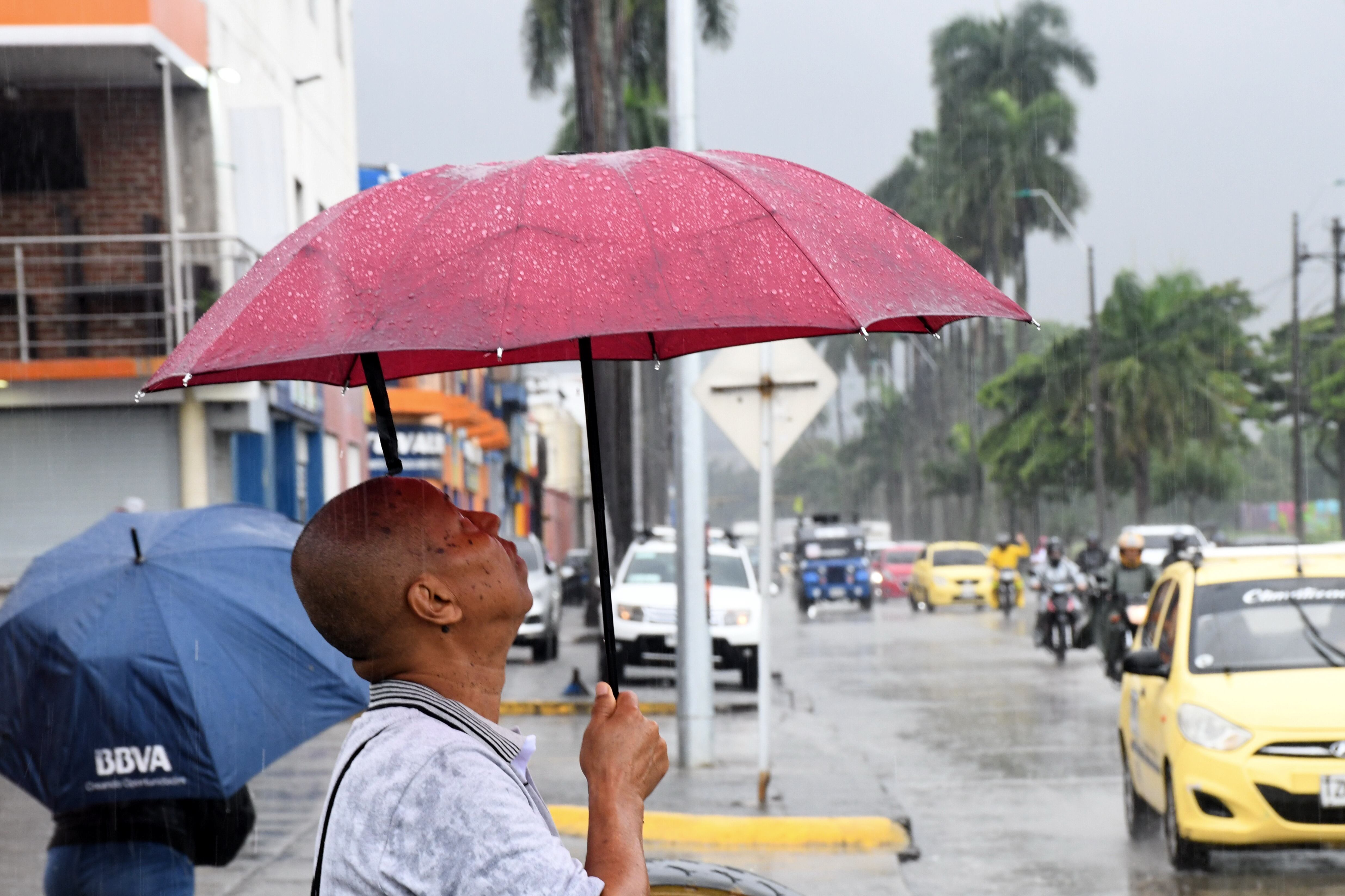 Cali: Se intensifica la ola invernal en la ciudad. foto José L Guzmán. EL País.