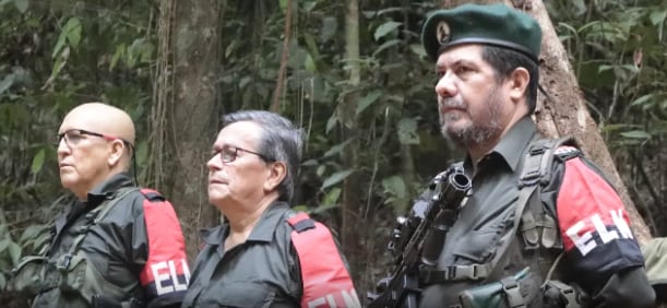 De izq a der, Antonio García, jefe máximo del ELN; Pablo Beltrán, jefe negociador; alias Pablito, cerebro del atentado contra la Escuela de Policía General Santander.