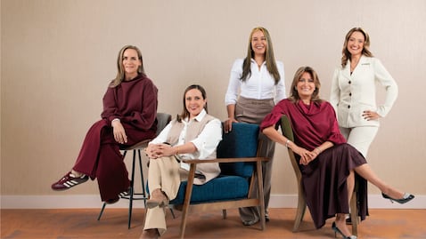 De izquierda a derecha: Norma Mena, Ivón Carolina Rodríguez, Shiley Vera, Mónica Albarracín y Beatriz Cleves
