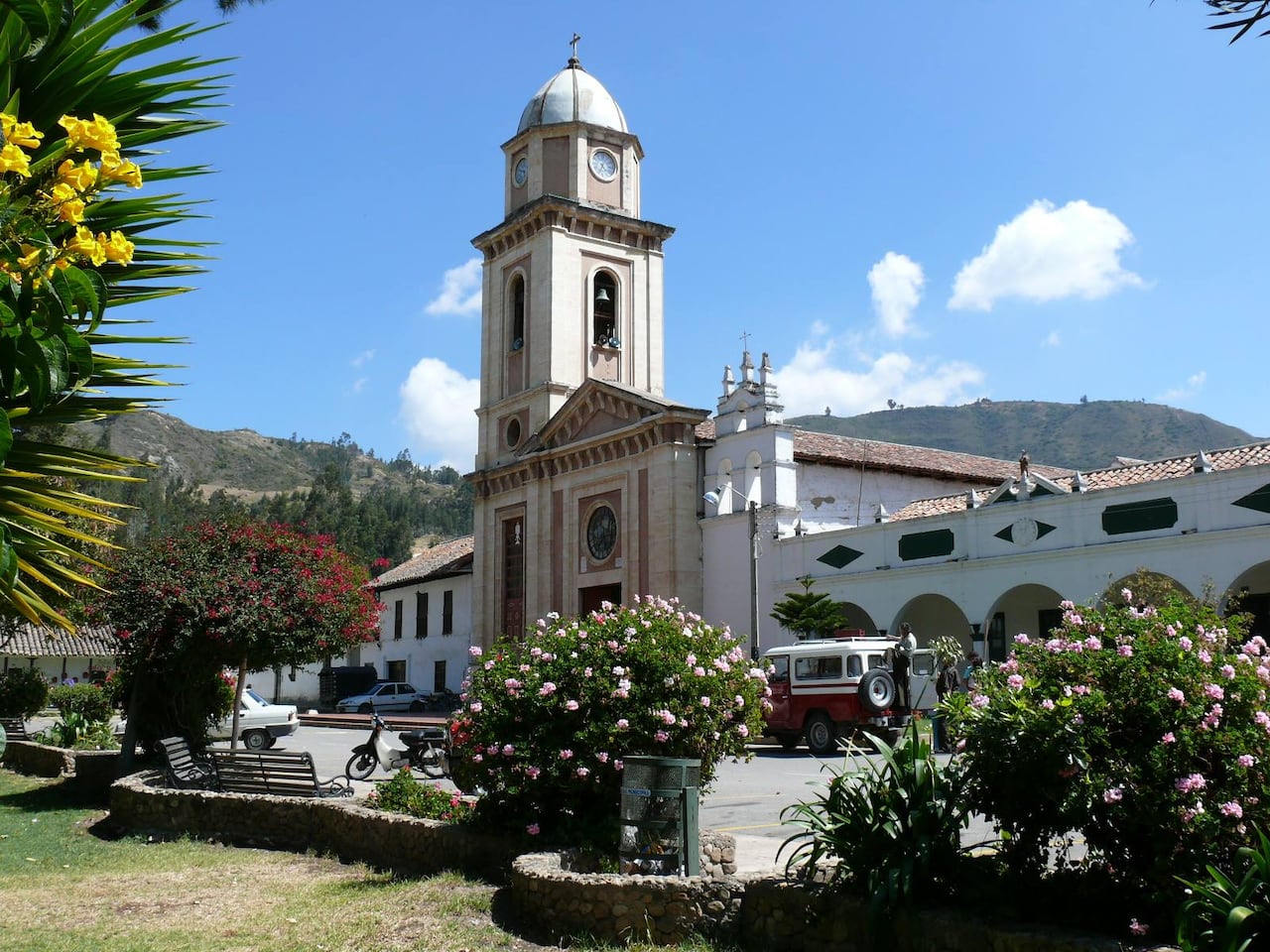Iza es un municipio colonial.