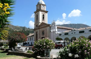 Iza es un municipio colonial.