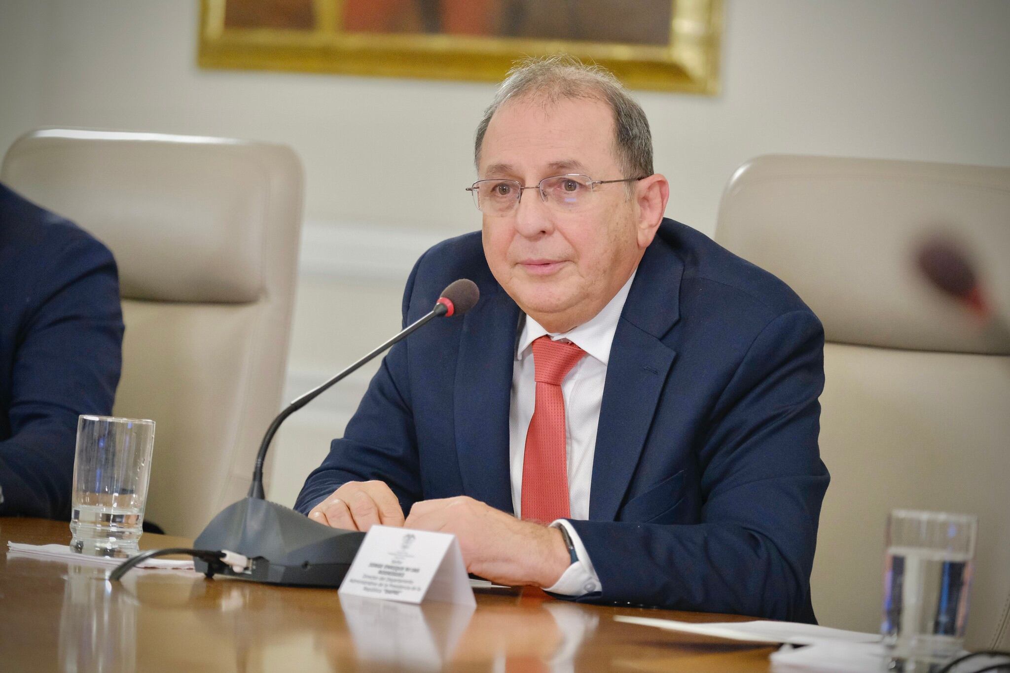 Jorge Rojas, director del Dapre, renunció a su cargo tras consejo de ministros televisado.