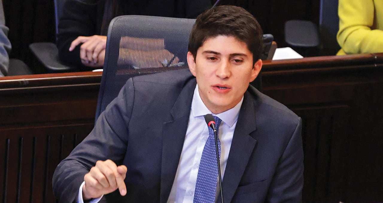 WADITH MANZURRepresentante del Partido Conservador